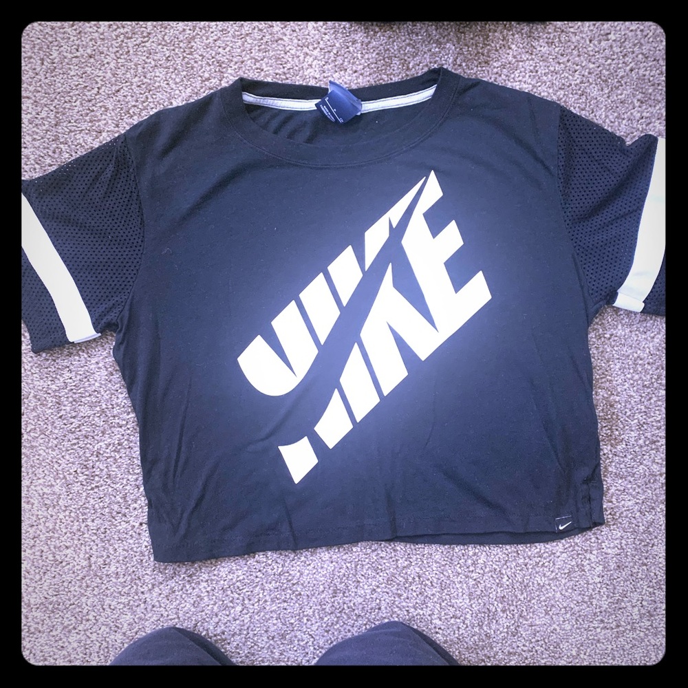 Nike crop shirt